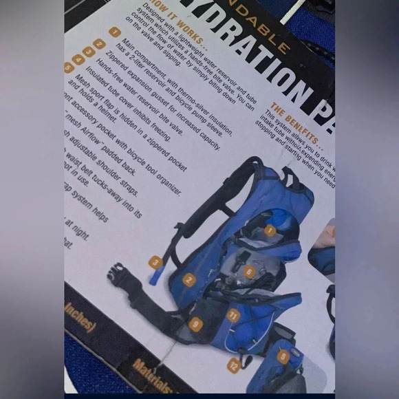 High Sierra Blue Airmesh Hydration Pack Water Bladder 2L Backpack hike - Picture 8 of 8